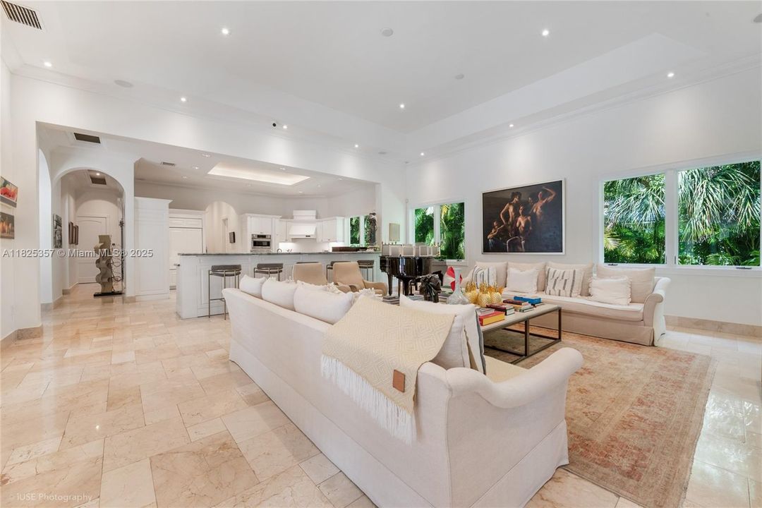 For Rent: $31,500 (6 beds, 6 baths, 7646 Square Feet)