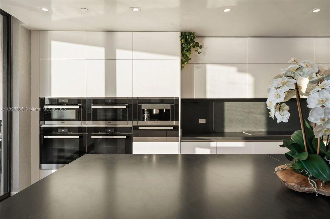 For Sale: $50,000,000 (7 beds, 8 baths, 9852 Square Feet)