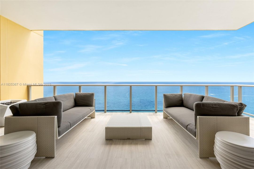 Vendido Recientemente: $13,500,000 (4 camas, 5 baños, 9183 Pies cuadrados)