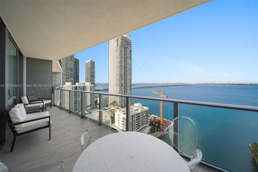 Vendido Recientemente: $765,000 (2 camas, 2 baños, 1095 Pies cuadrados)