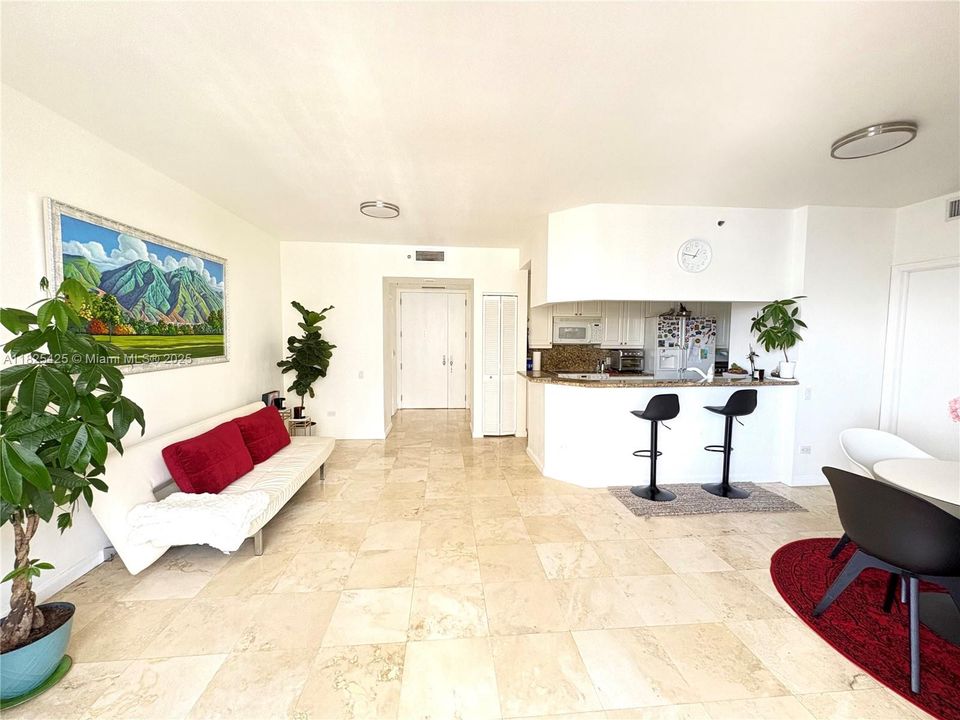 待售: $710,000 (1 贝兹, 1 浴室, 954 平方英尺)