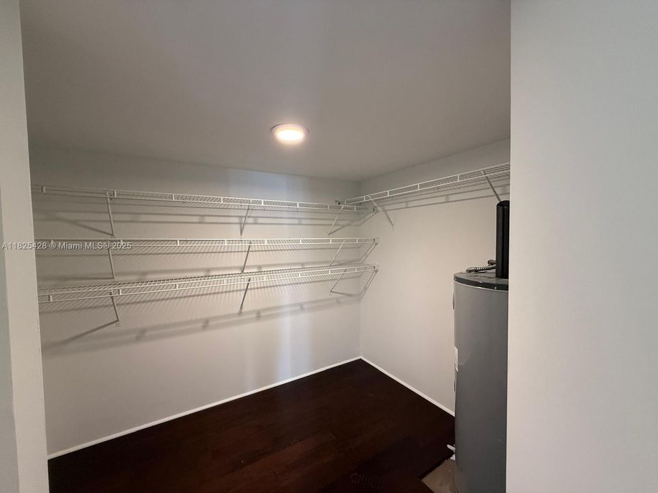 For Sale: $3,595,000 (5 beds, 5 baths, 4478 Square Feet)