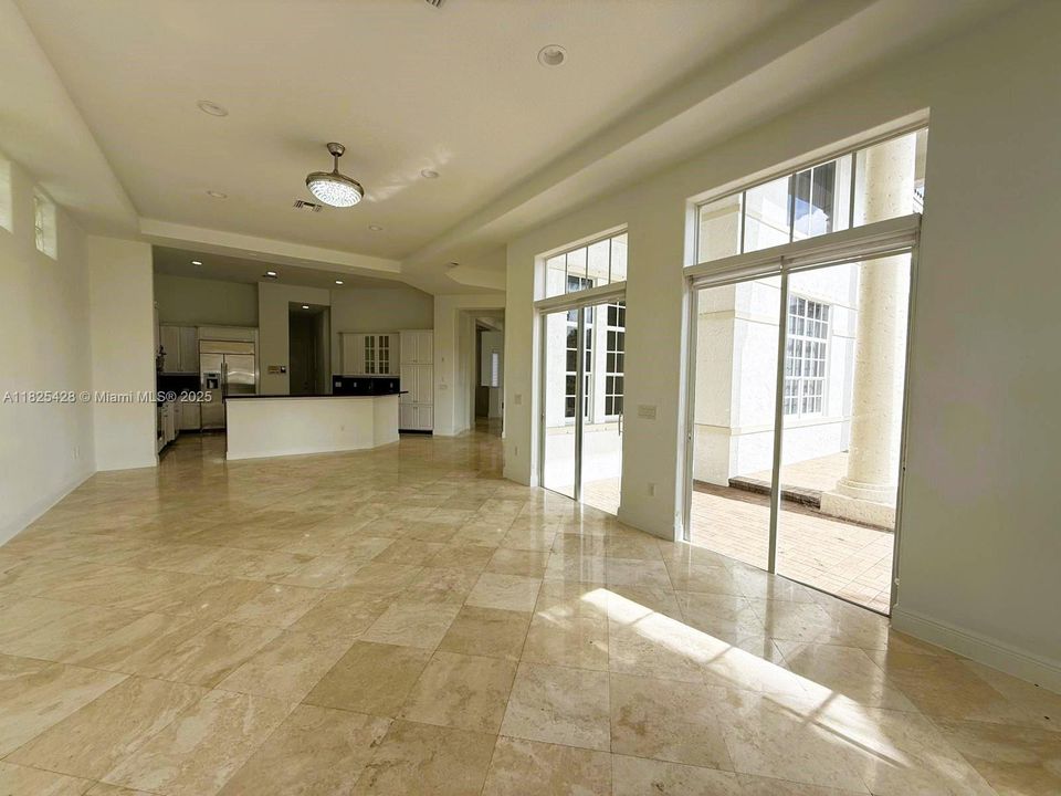 For Sale: $3,595,000 (5 beds, 5 baths, 4478 Square Feet)