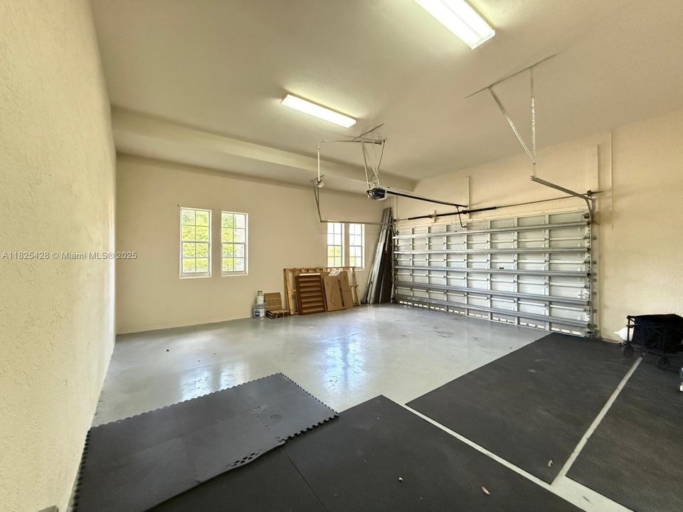 For Sale: $3,595,000 (5 beds, 5 baths, 4478 Square Feet)