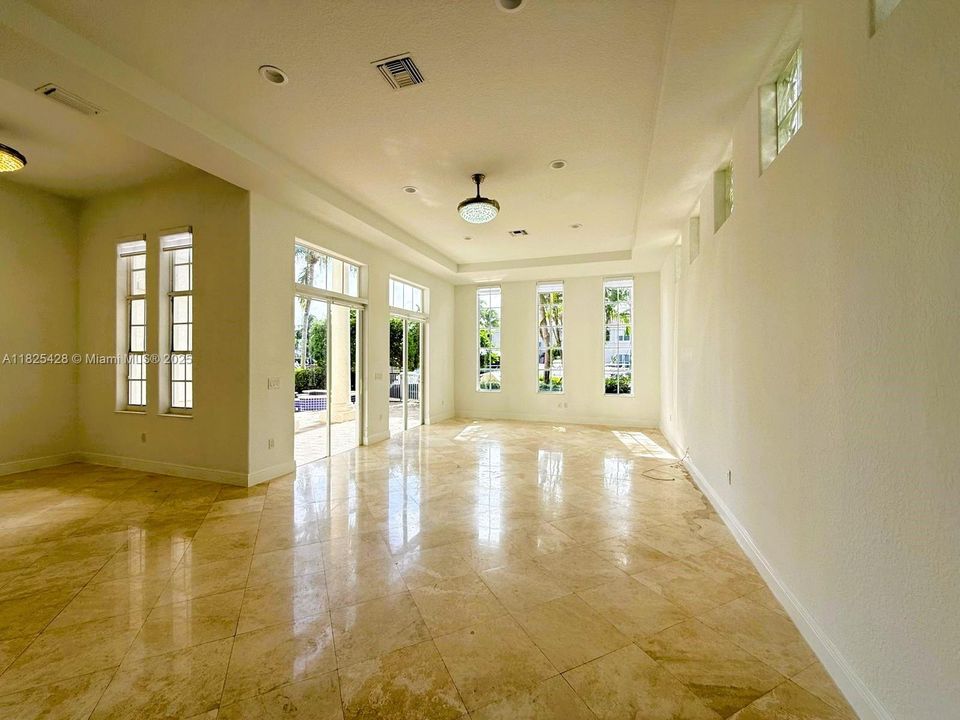 For Sale: $3,595,000 (5 beds, 5 baths, 4478 Square Feet)