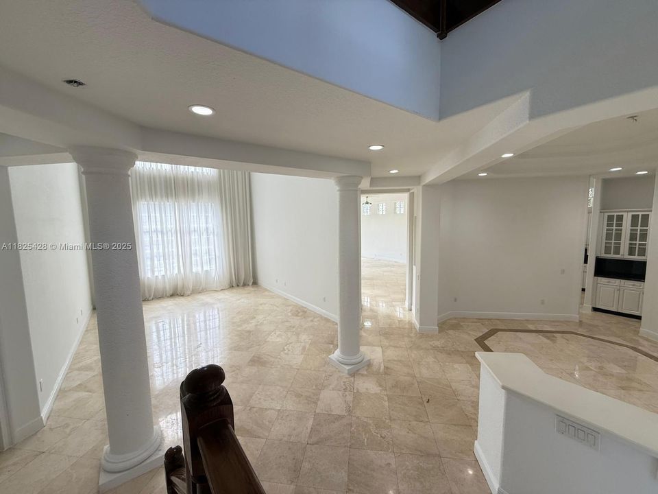 For Sale: $3,595,000 (5 beds, 5 baths, 4478 Square Feet)