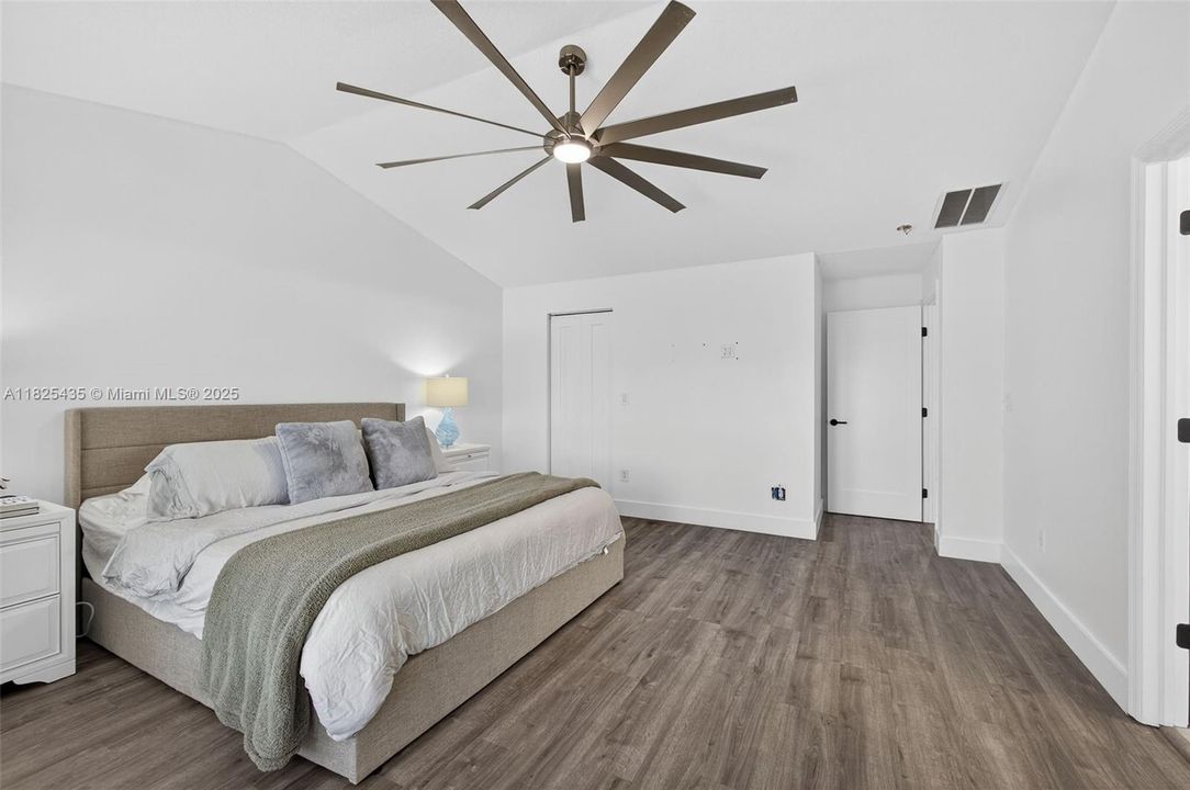 For Sale: $415,000 (2 beds, 2 baths, 1448 Square Feet)