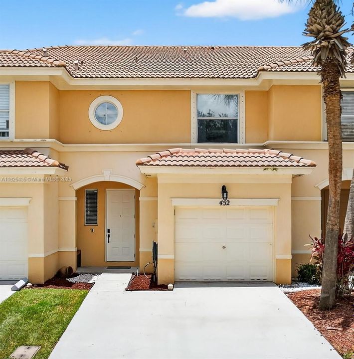 For Sale: $415,000 (2 beds, 2 baths, 1448 Square Feet)