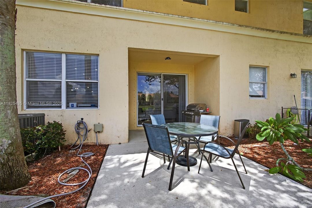 For Sale: $415,000 (2 beds, 2 baths, 1448 Square Feet)