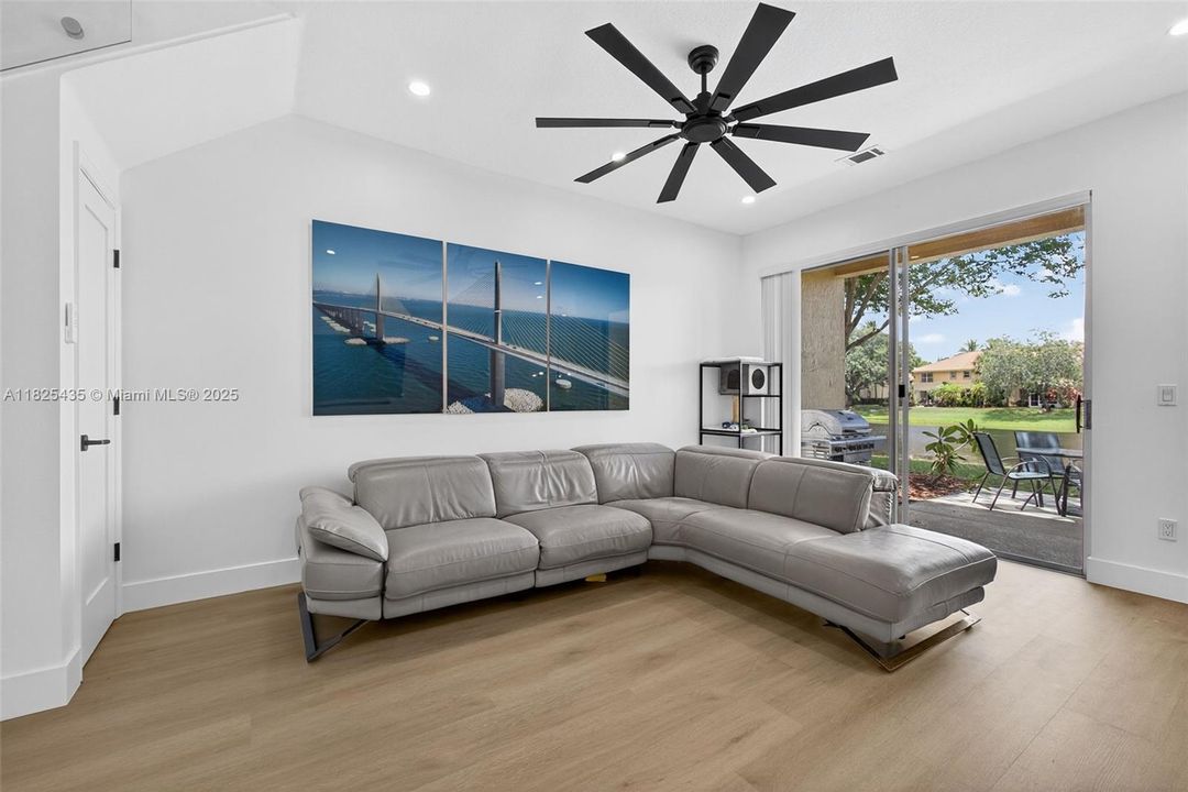 For Sale: $415,000 (2 beds, 2 baths, 1448 Square Feet)