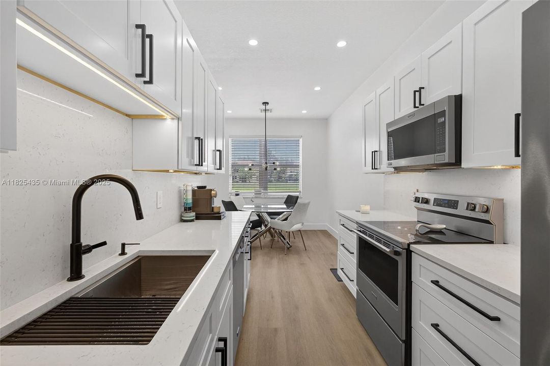 For Sale: $415,000 (2 beds, 2 baths, 1448 Square Feet)