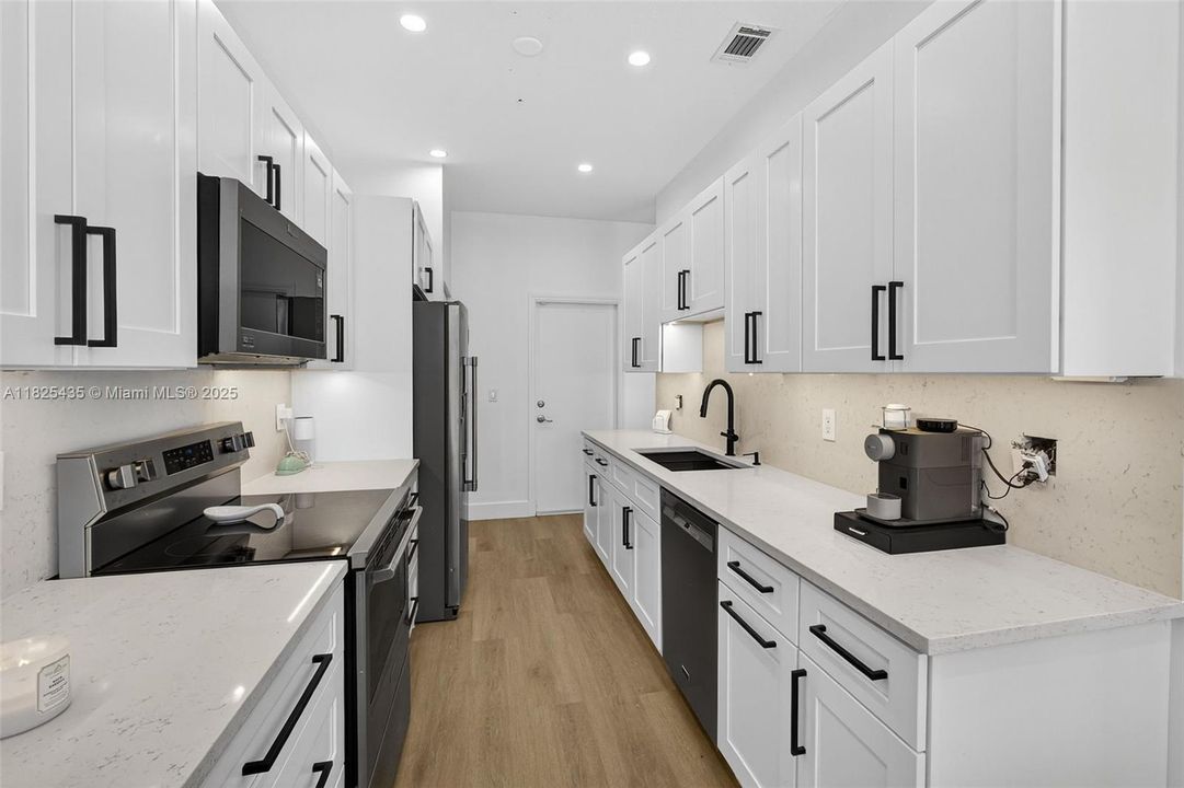 For Sale: $415,000 (2 beds, 2 baths, 1448 Square Feet)