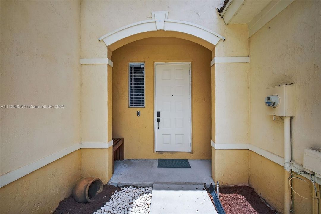 For Sale: $415,000 (2 beds, 2 baths, 1448 Square Feet)