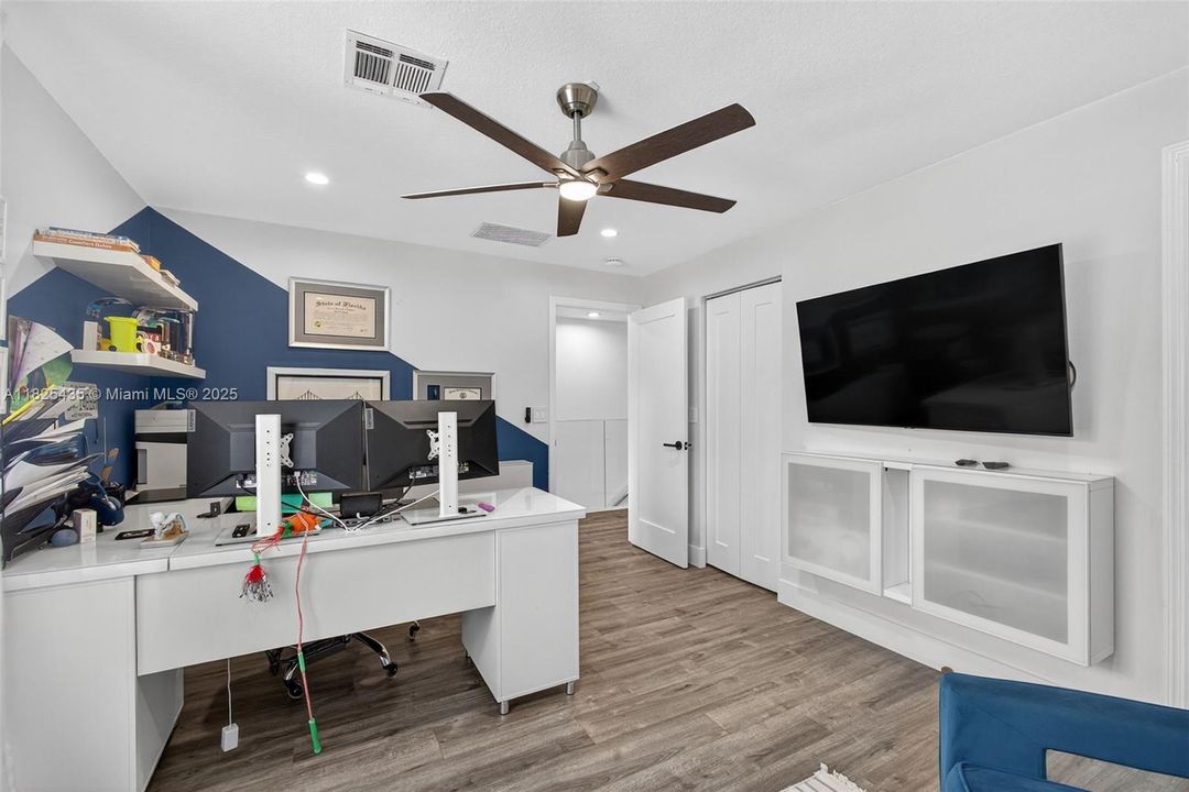 For Sale: $415,000 (2 beds, 2 baths, 1448 Square Feet)