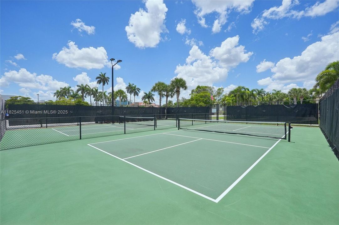 For Sale: $259,900 (2 beds, 2 baths, 1384 Square Feet)