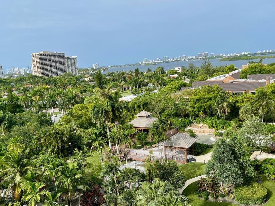 For Sale: $368,000 (2 beds, 2 baths, 1312 Square Feet)