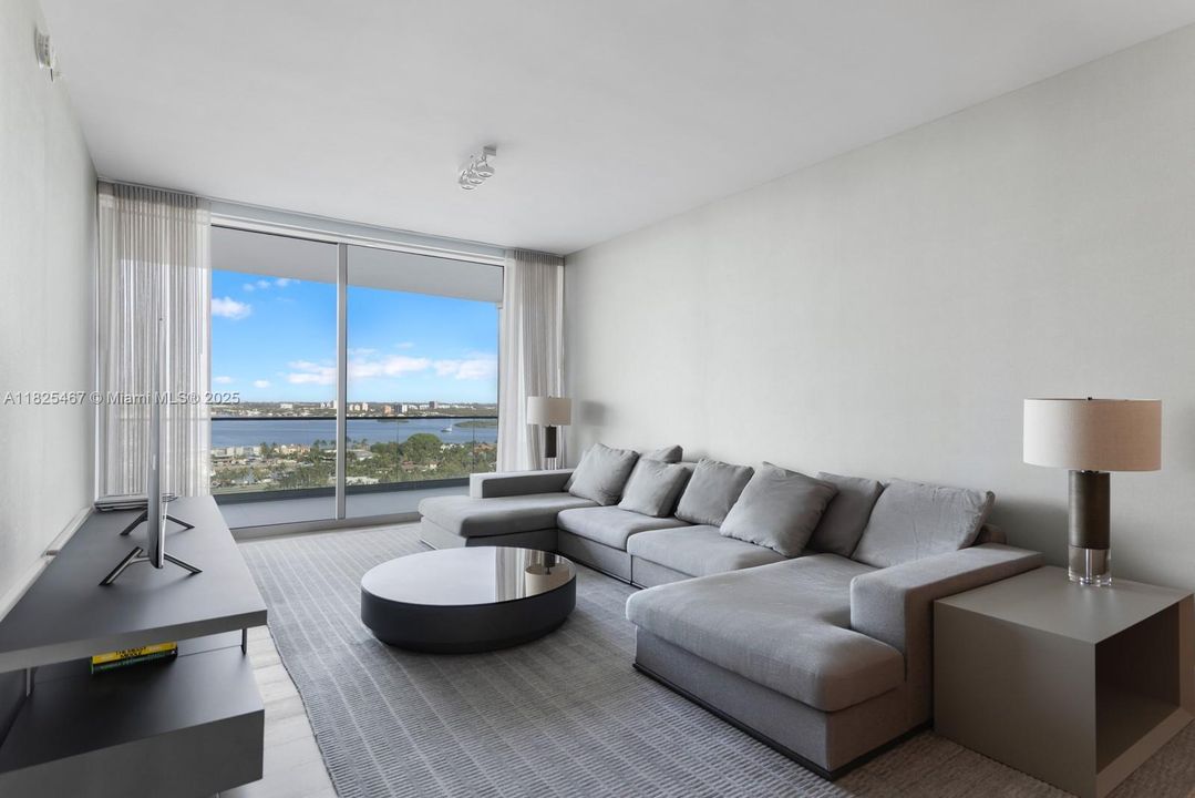 На продажу: $9,995,000 (3 спален, 4 ванн, 3592 Квадратных фут)