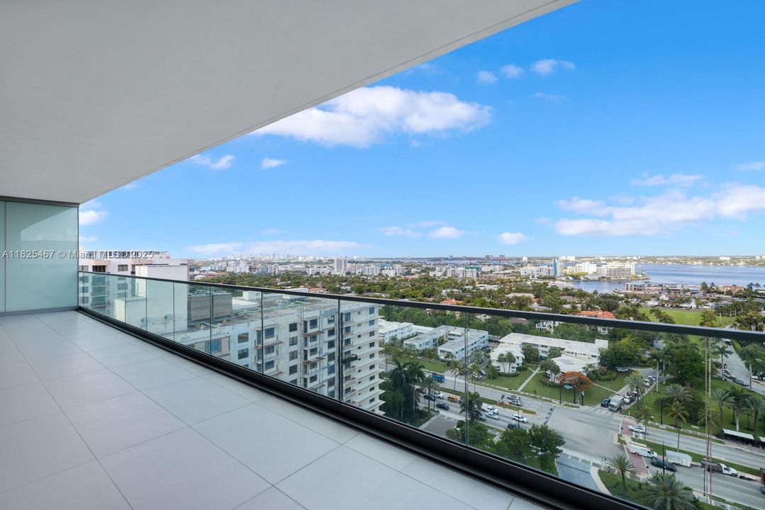 На продажу: $9,995,000 (3 спален, 4 ванн, 3592 Квадратных фут)