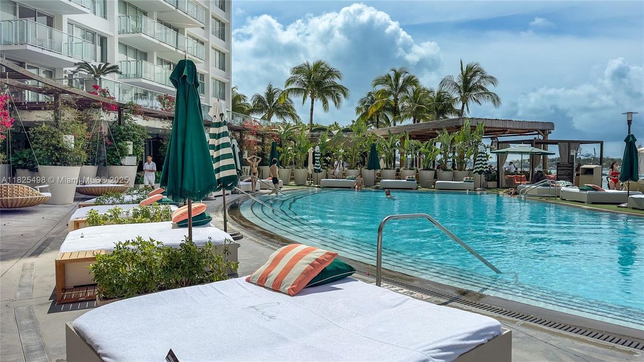 待售: $399,000 (0 贝兹, 0 浴室, 477 平方英尺)