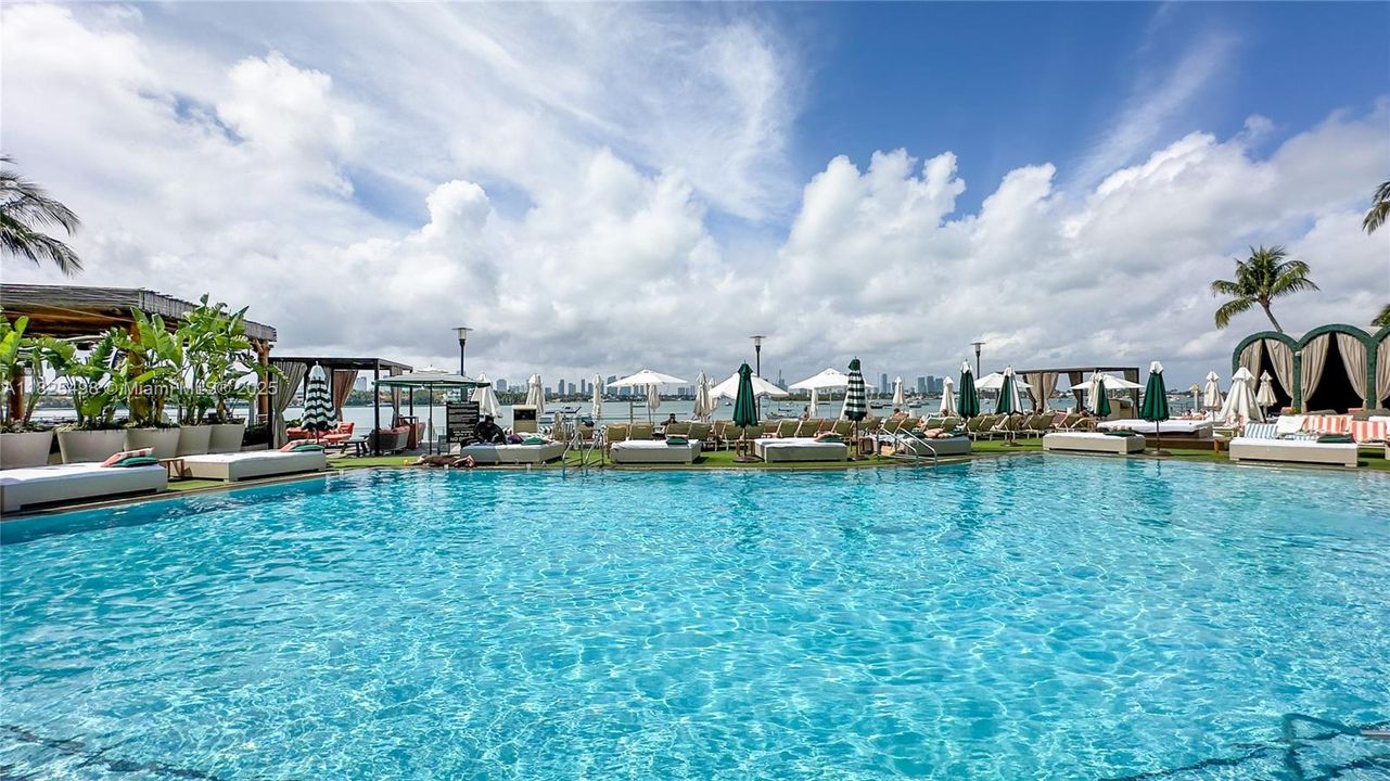 待售: $399,000 (0 贝兹, 0 浴室, 477 平方英尺)