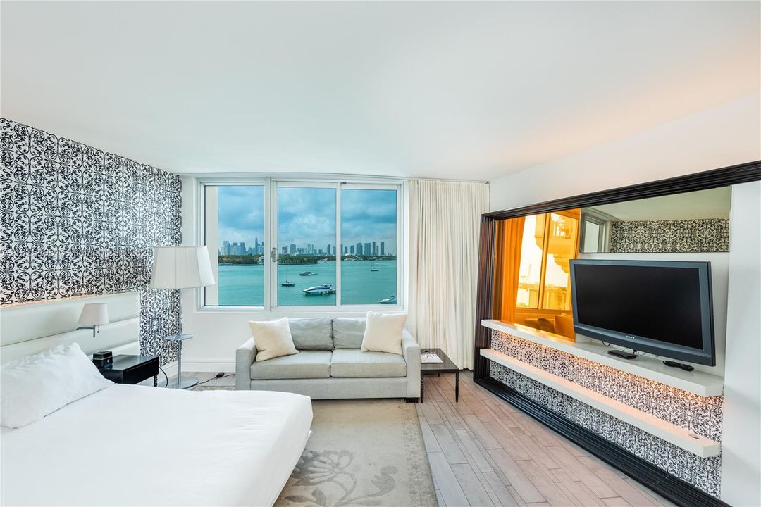 待售: $399,000 (0 贝兹, 0 浴室, 477 平方英尺)