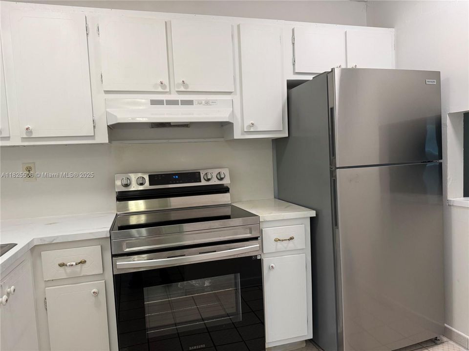 Activo con contrato: $120,000 (2 camas, 2 baños, 850 Pies cuadrados)