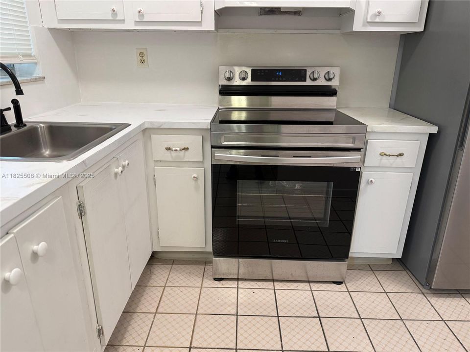 Activo con contrato: $120,000 (2 camas, 2 baños, 850 Pies cuadrados)