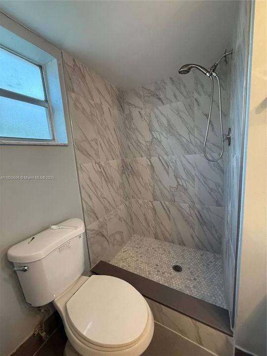 Activo con contrato: $120,000 (2 camas, 2 baños, 850 Pies cuadrados)