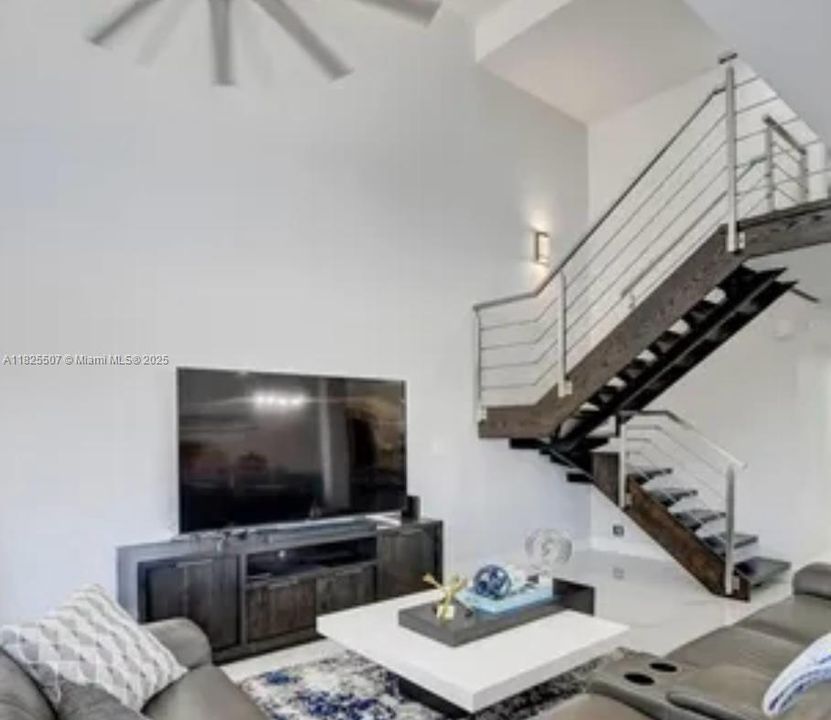 For Rent: $11,000 (2 beds, 2 baths, 1650 Square Feet)