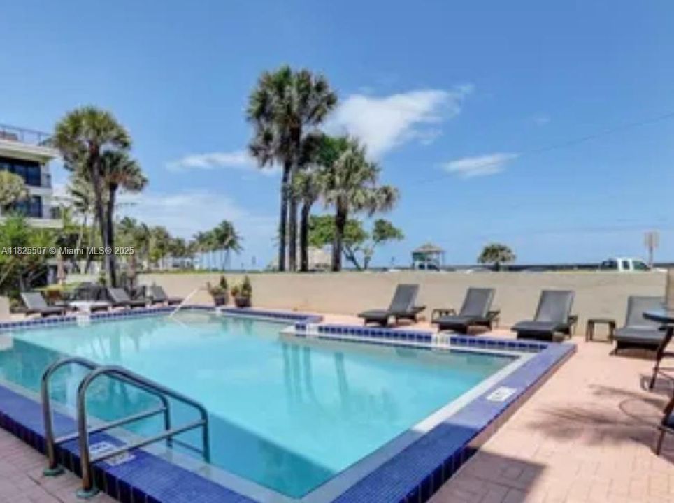 For Rent: $11,000 (2 beds, 2 baths, 1650 Square Feet)