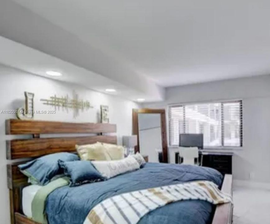 For Rent: $11,000 (2 beds, 2 baths, 1650 Square Feet)