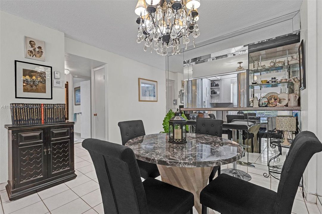 На продажу: $495,000 (2 спален, 2 ванн, 947 Квадратных фут)
