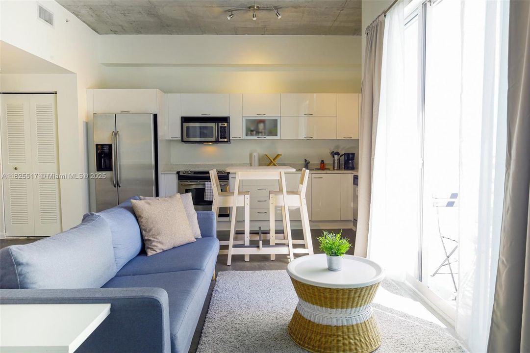 待售: $325,000 (1 贝兹, 1 浴室, 620 平方英尺)