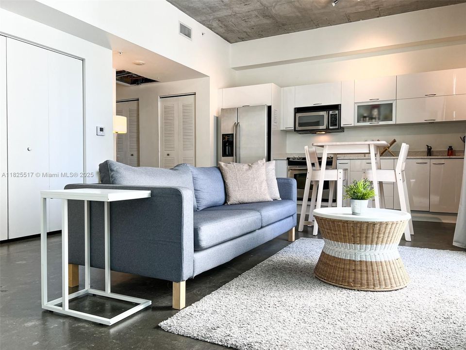 待售: $325,000 (1 贝兹, 1 浴室, 620 平方英尺)