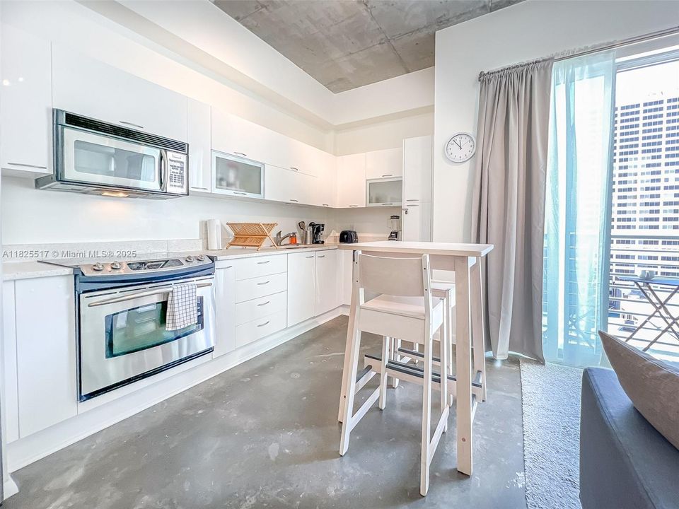 待售: $325,000 (1 贝兹, 1 浴室, 620 平方英尺)