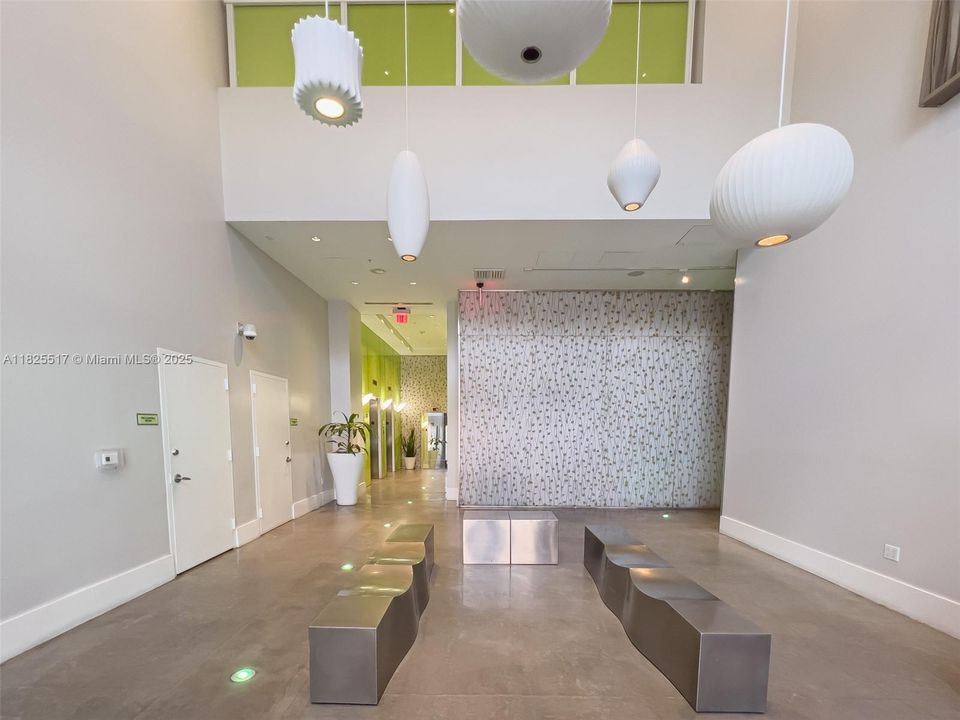 待售: $325,000 (1 贝兹, 1 浴室, 620 平方英尺)