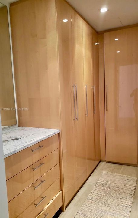 Activo con contrato: $19,000 (2 camas, 2 baños, 1685 Pies cuadrados)