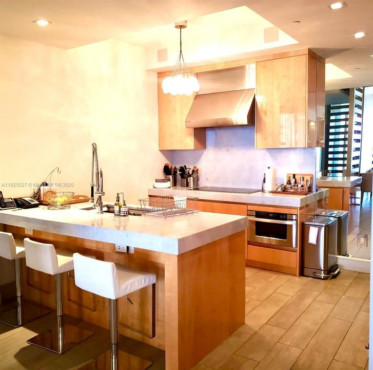 Activo con contrato: $19,000 (2 camas, 2 baños, 1685 Pies cuadrados)