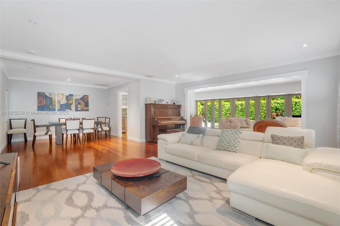 最近租的: $10,000 (3 贝兹, 2 浴室, 1894 平方英尺)