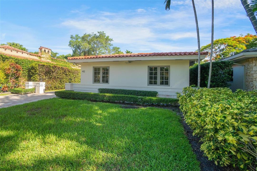 最近租的: $10,000 (3 贝兹, 2 浴室, 1894 平方英尺)