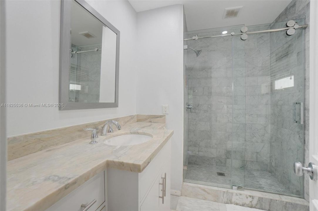 最近租的: $10,000 (3 贝兹, 2 浴室, 1894 平方英尺)