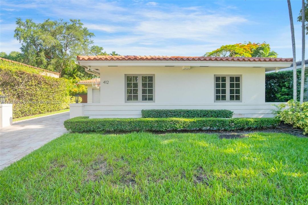 最近租的: $10,000 (3 贝兹, 2 浴室, 1894 平方英尺)