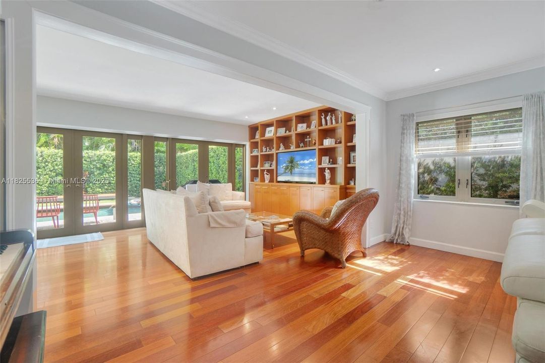 最近租的: $10,000 (3 贝兹, 2 浴室, 1894 平方英尺)