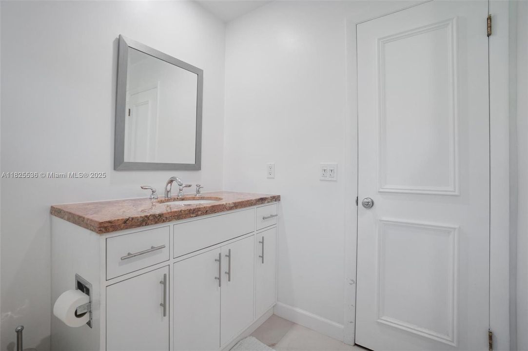 最近租的: $10,000 (3 贝兹, 2 浴室, 1894 平方英尺)