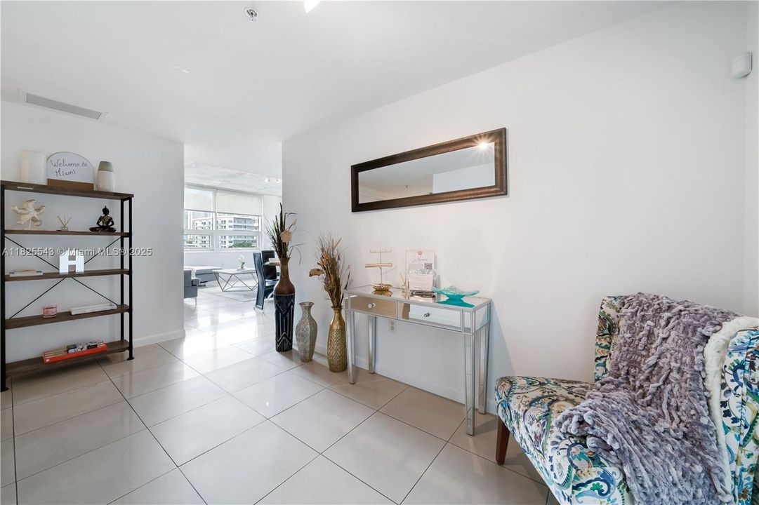 В аренду: $5,500 (2 спален, 2 ванн, 1190 Квадратных фут)