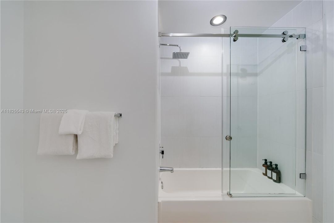 В аренду: $5,500 (2 спален, 2 ванн, 1190 Квадратных фут)