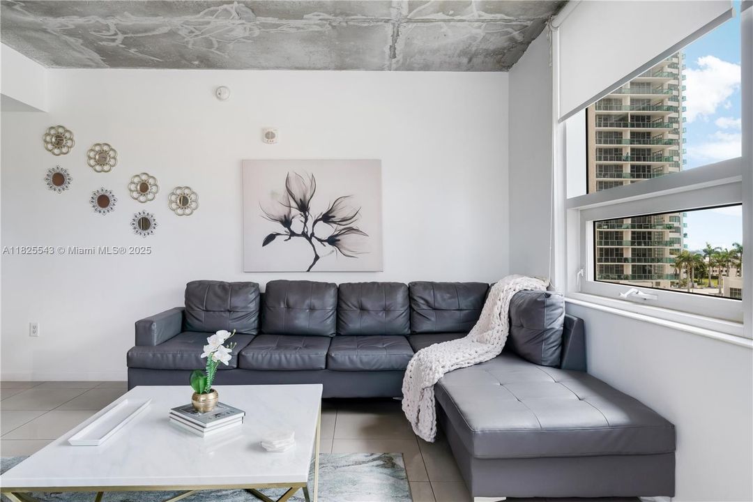 В аренду: $5,500 (2 спален, 2 ванн, 1190 Квадратных фут)