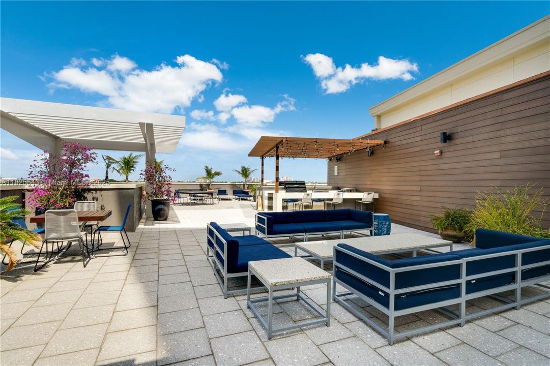 В аренду: $5,500 (2 спален, 2 ванн, 1190 Квадратных фут)