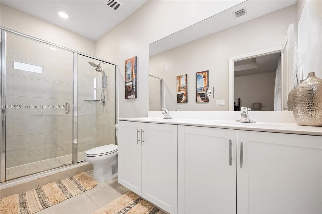 Под контрактом: $490,000 (3 спален, 2 ванн, 1772 Квадратных фут)