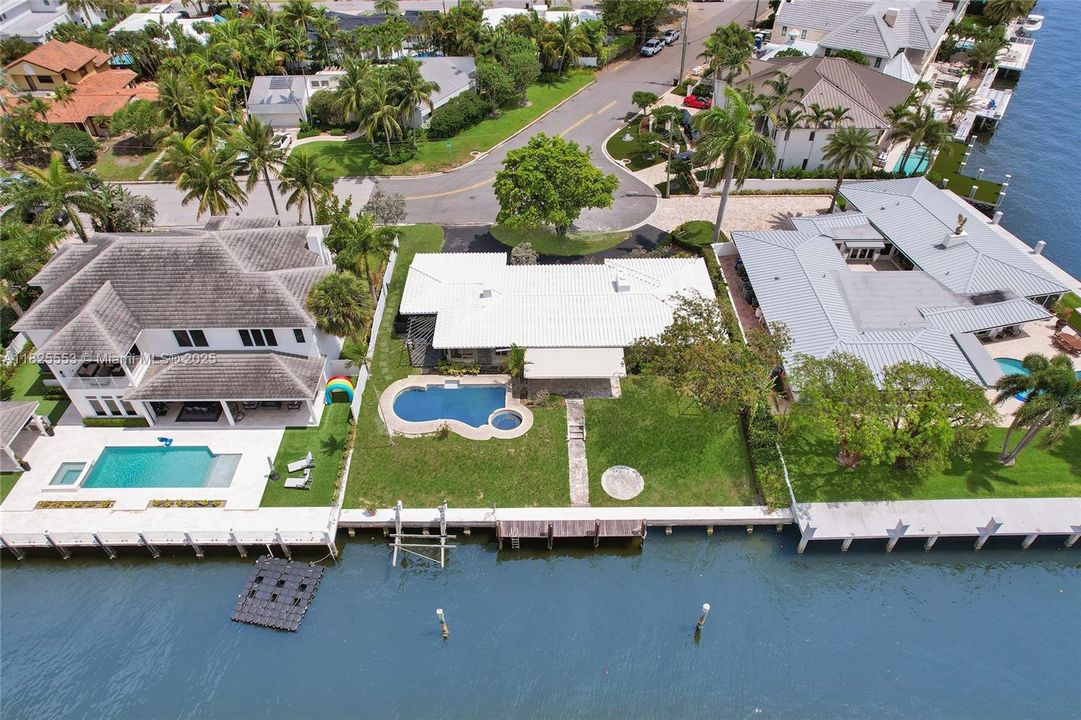 Vendido Recientemente: $3,500,000 (3 camas, 3 baños, 2014 Pies cuadrados)